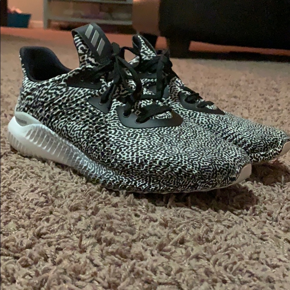 Women’s Adidas Alpha Bounce - Size 8.5